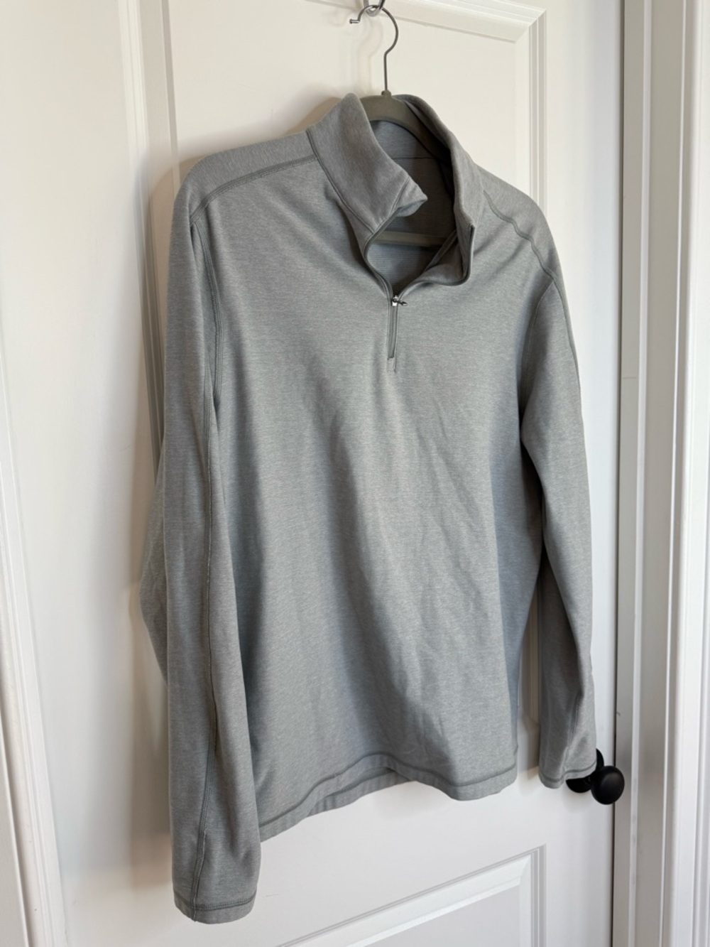 Men’s lululemon L Gray Quarter-Zip Pullover EUC